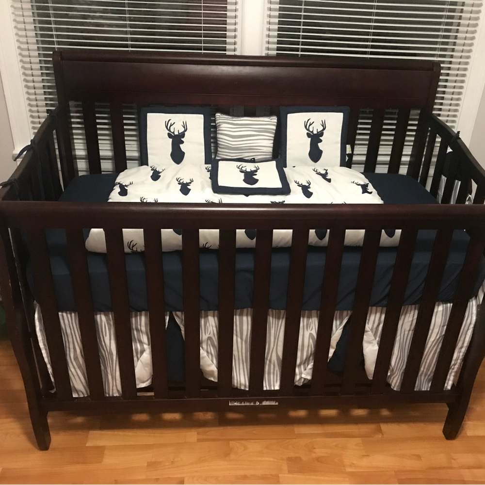 Crib bedding